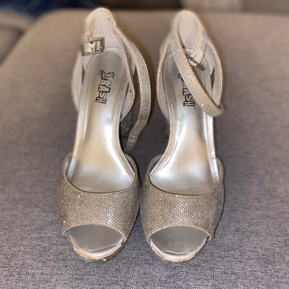 BRASH Strappy Silver Glitter Platforms size 6 1/2